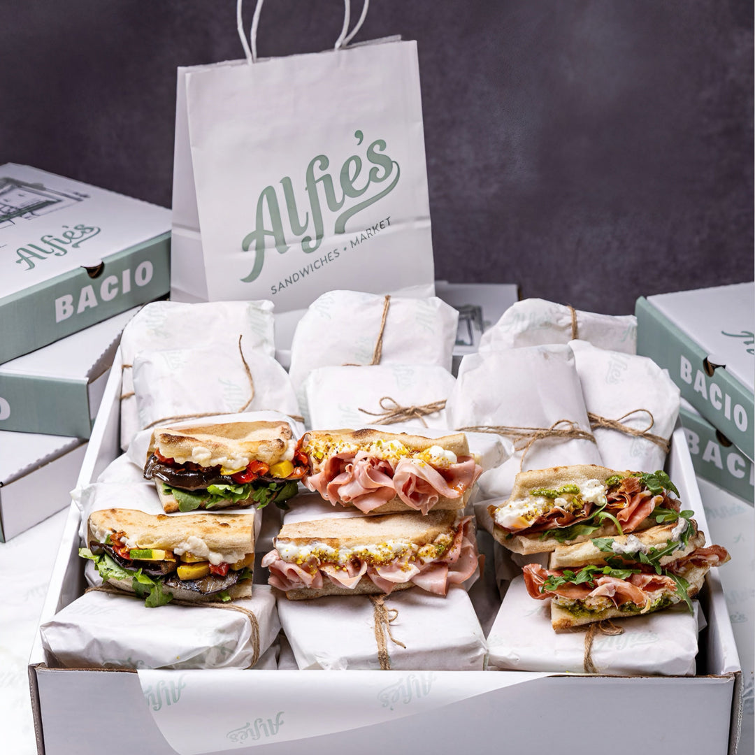 ✨ Bacio Signature Box